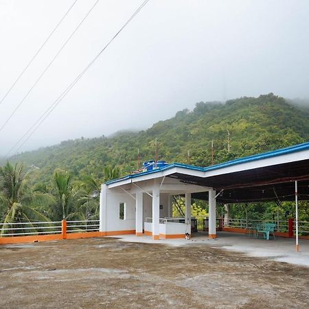 C Star Travellers Inn Oslob Bagian luar foto