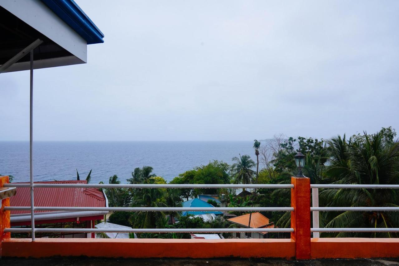 C Star Travellers Inn Oslob Bagian luar foto