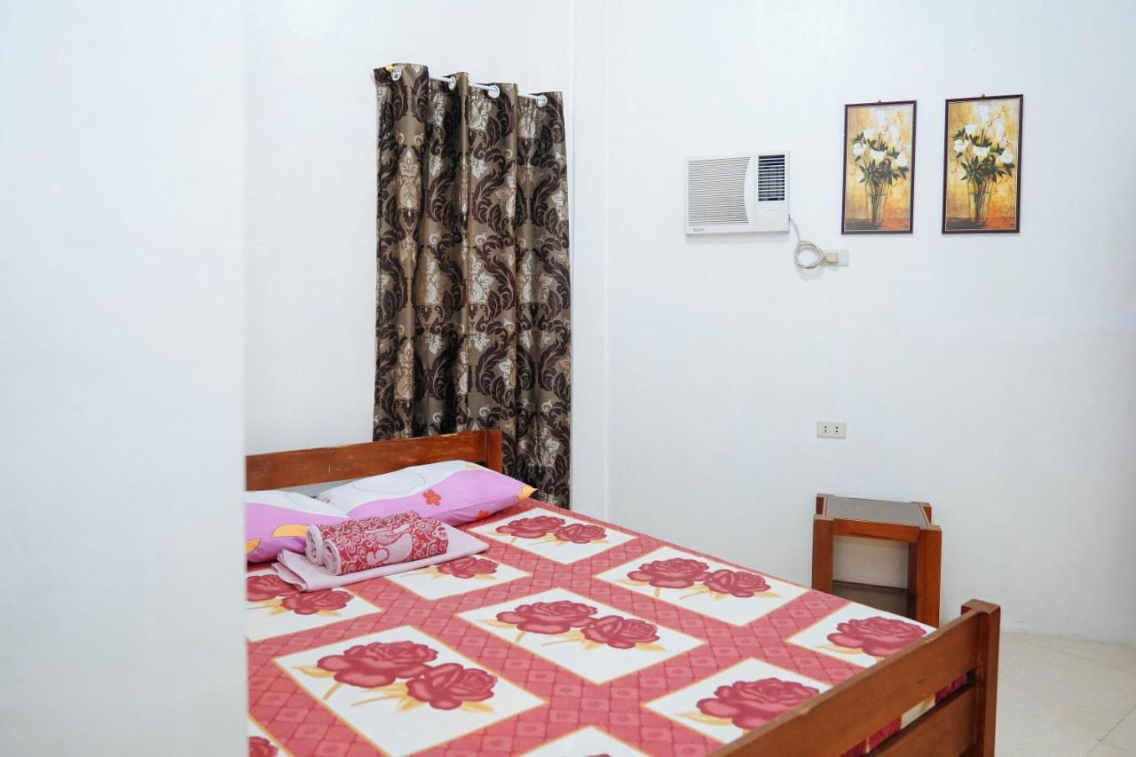C Star Travellers Inn Oslob Bagian luar foto