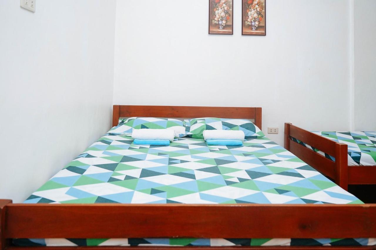 C Star Travellers Inn Oslob Bagian luar foto