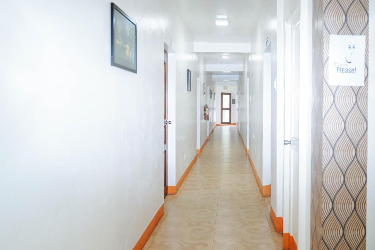 C Star Travellers Inn Oslob Bagian luar foto