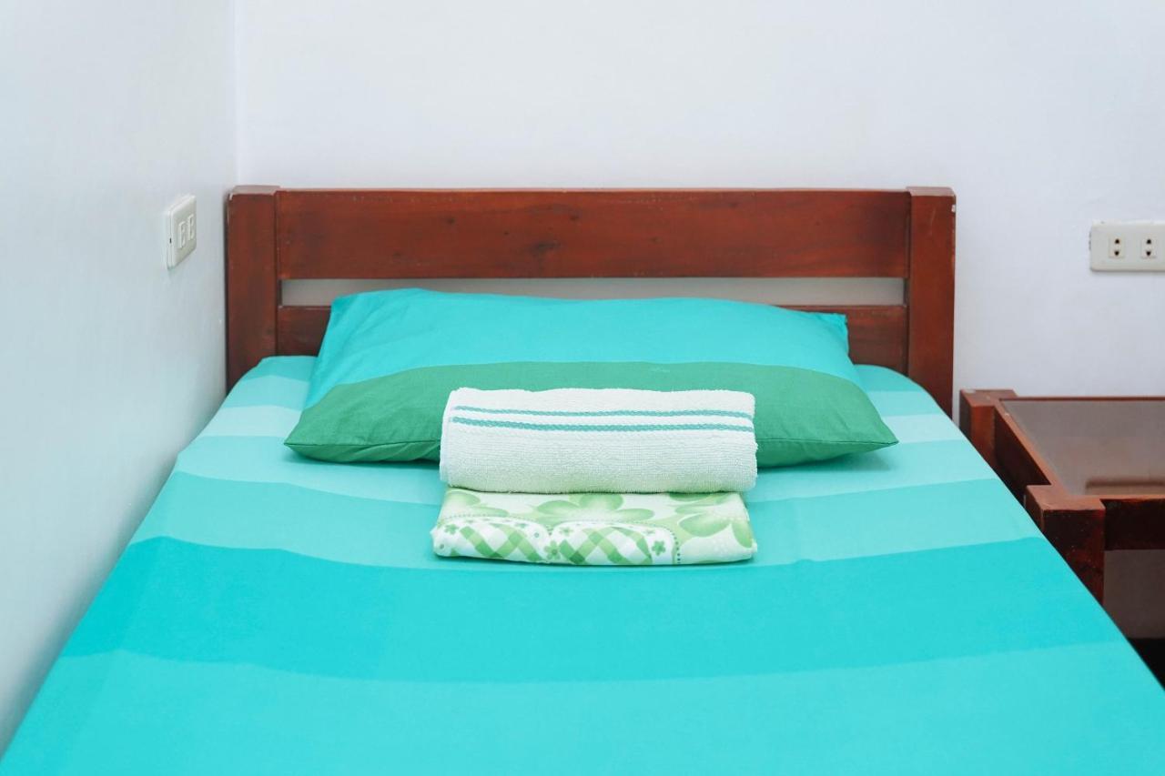 C Star Travellers Inn Oslob Bagian luar foto